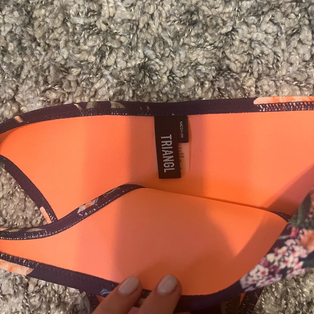 Triangle bathing suit - Picture 3 of 3